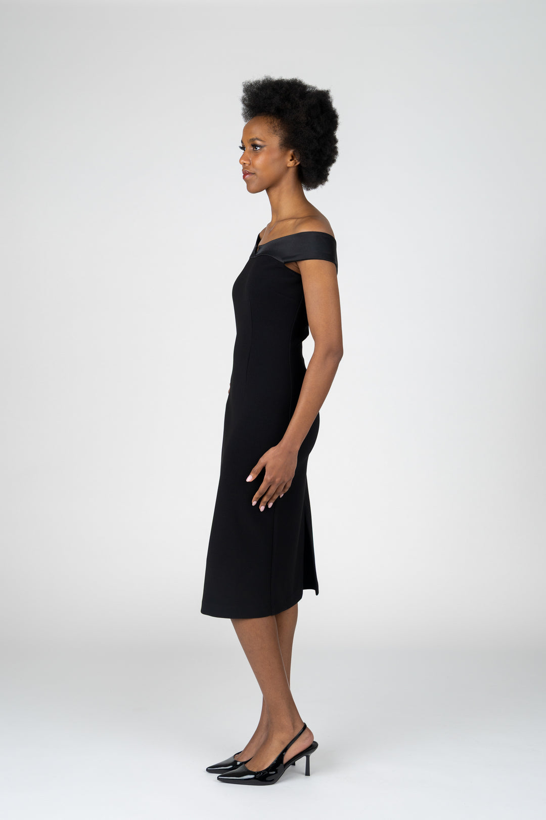 black cocktail dress au Larsa Black Satin Maxi Dress