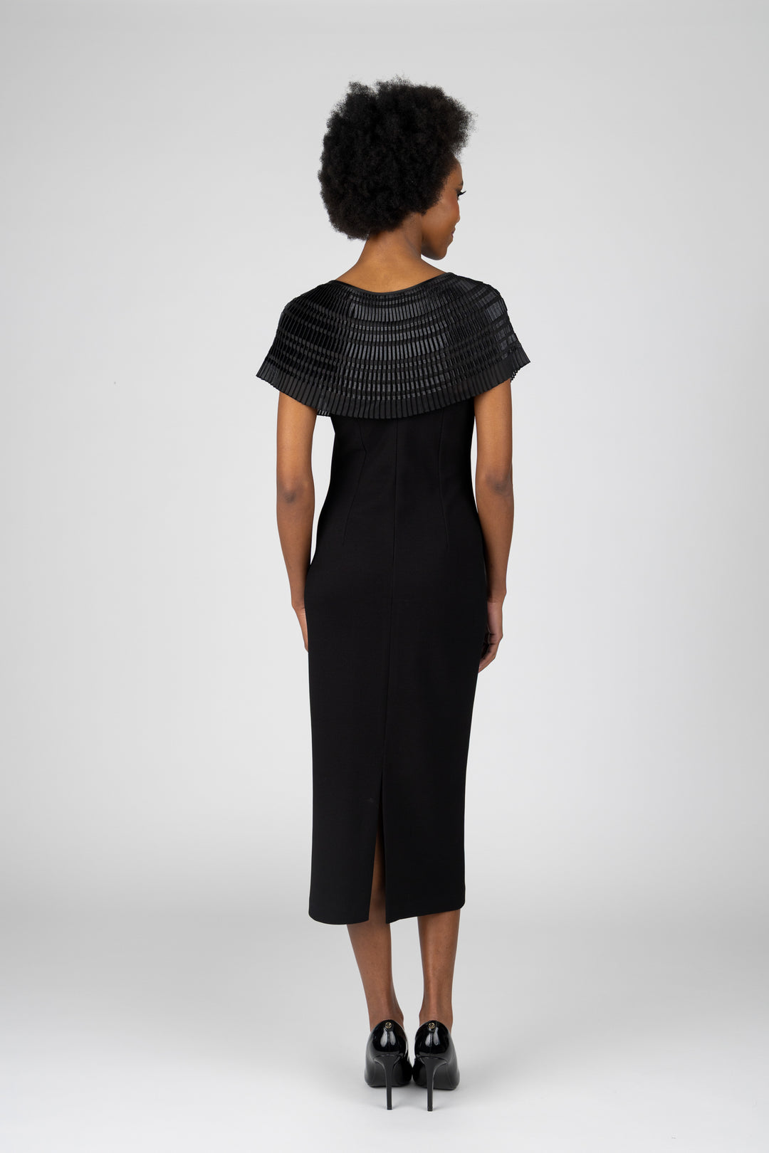 PARIS Pleat Crop Cape